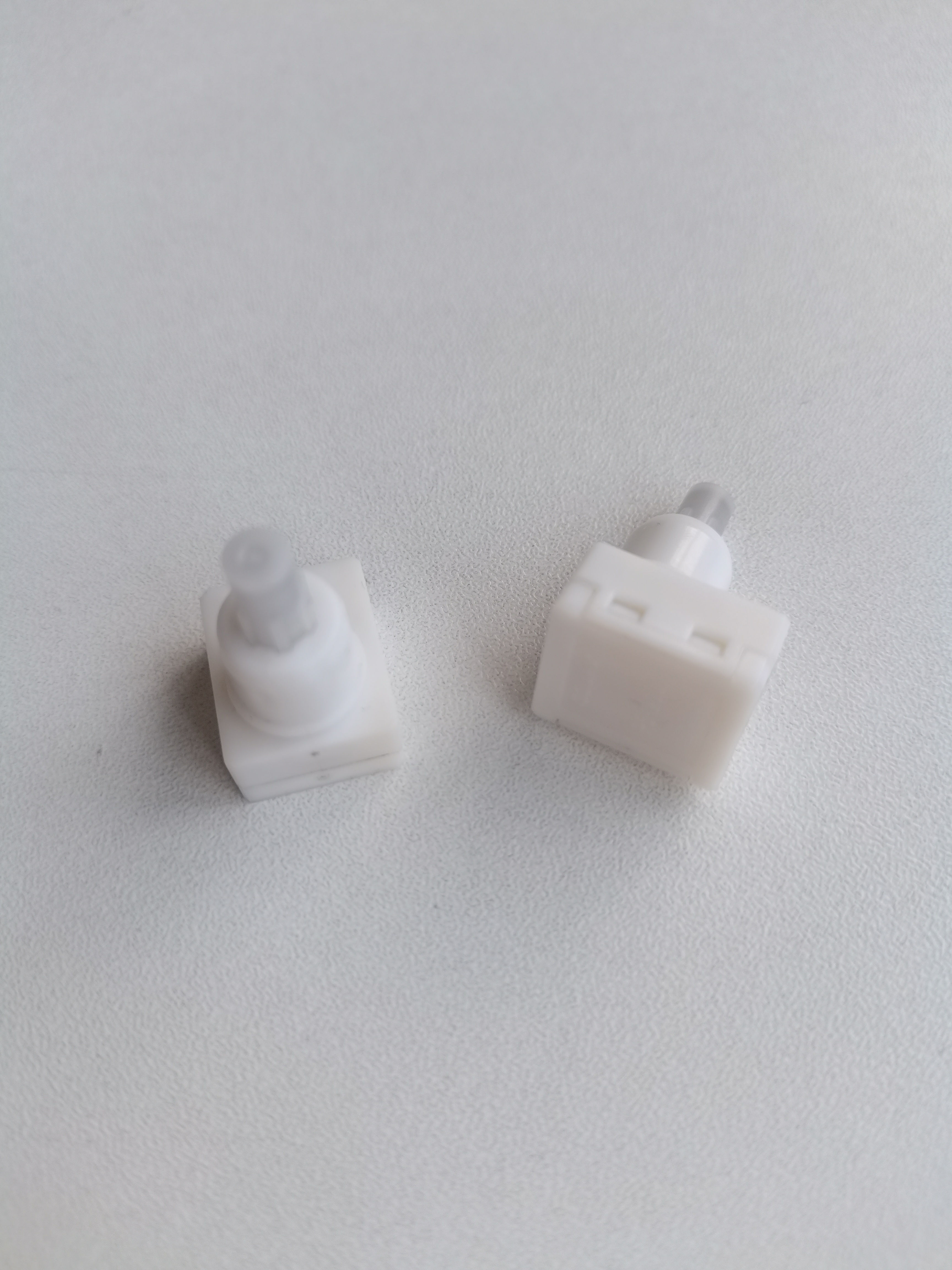 Dobond, el último mini pestillo de prensa de empuje de microinterruptor de plástico moldeado por inyección con IATF